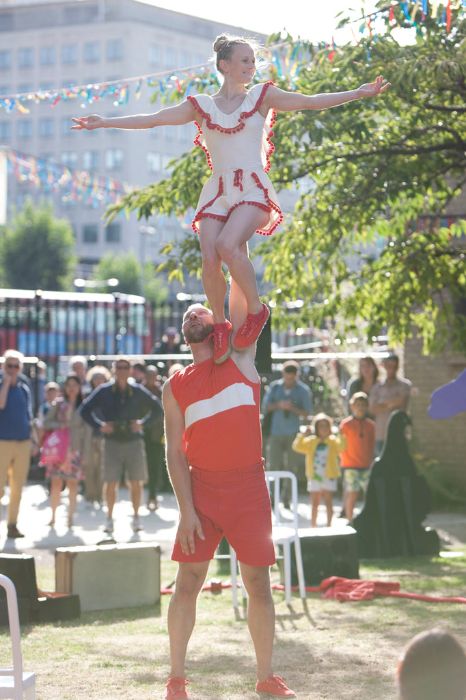 Joli Vyann dance-circus performance