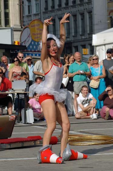 Abi Collins - Street Performer
